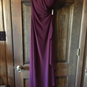 Maroon Bill Levkoff Bridesmaid Dress, size 6, Wine